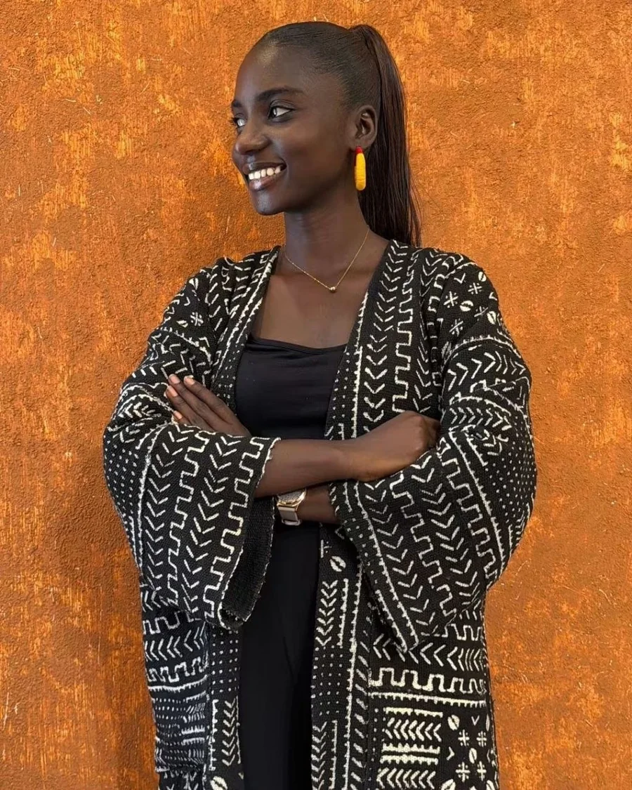 Kimono bogolan noir aux motifs blancs